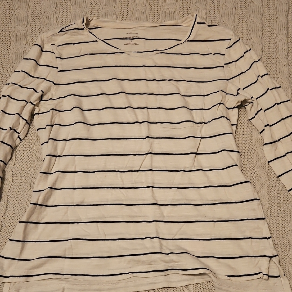Banana Republic Small Navy and Cream 3/4 Sleeve Malibu Tee